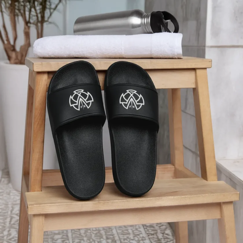 Claquettes noires Homme Dhalen